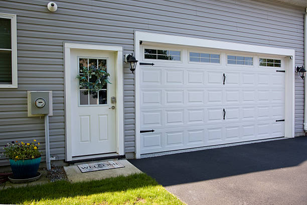 24/7 Emergency Garage Door Panel Replacement experts in Pottawatomie County County, KS